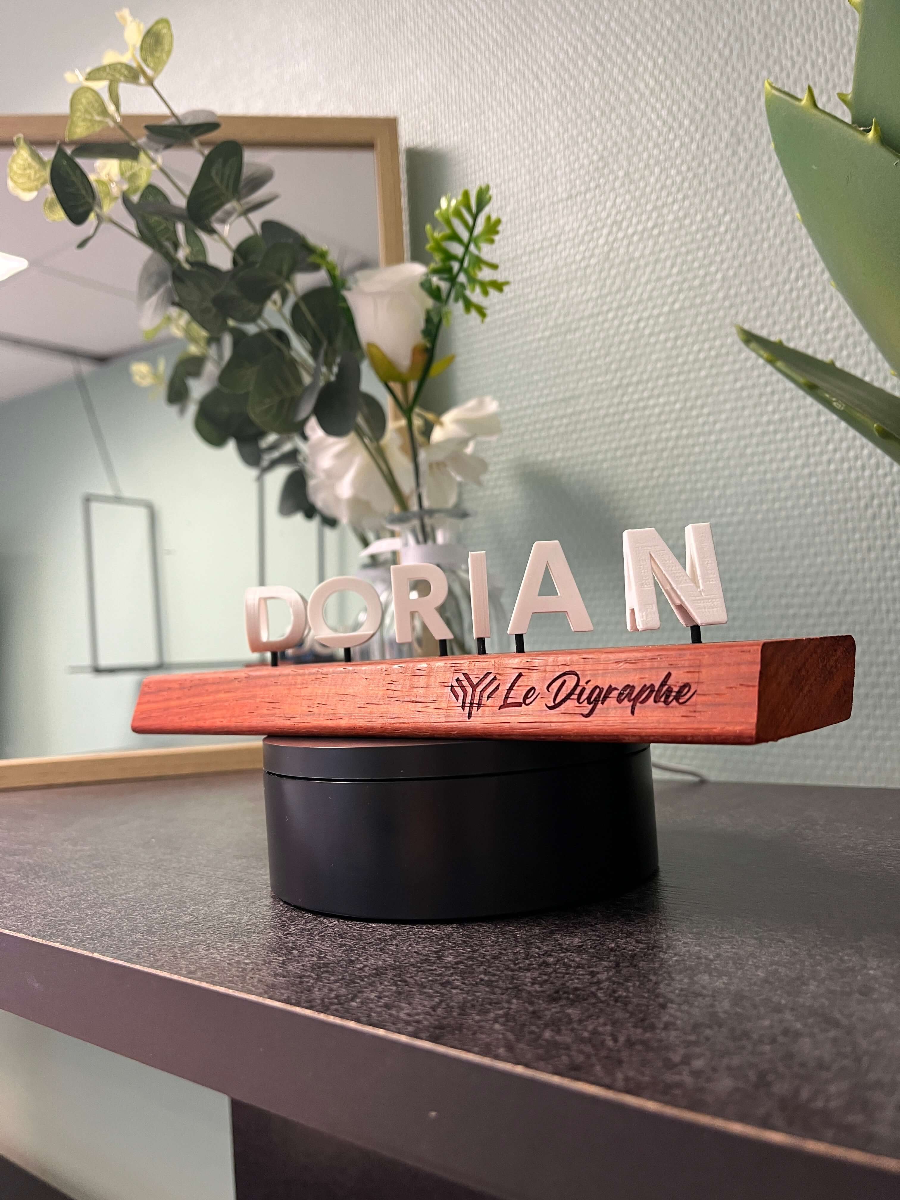 Digraphe socle tournant padouk