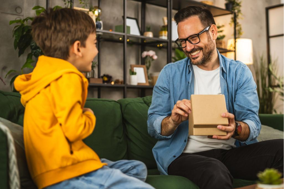 Cadeau fête des pères original : les idées qui changent vraiment des cadeaux classiques
